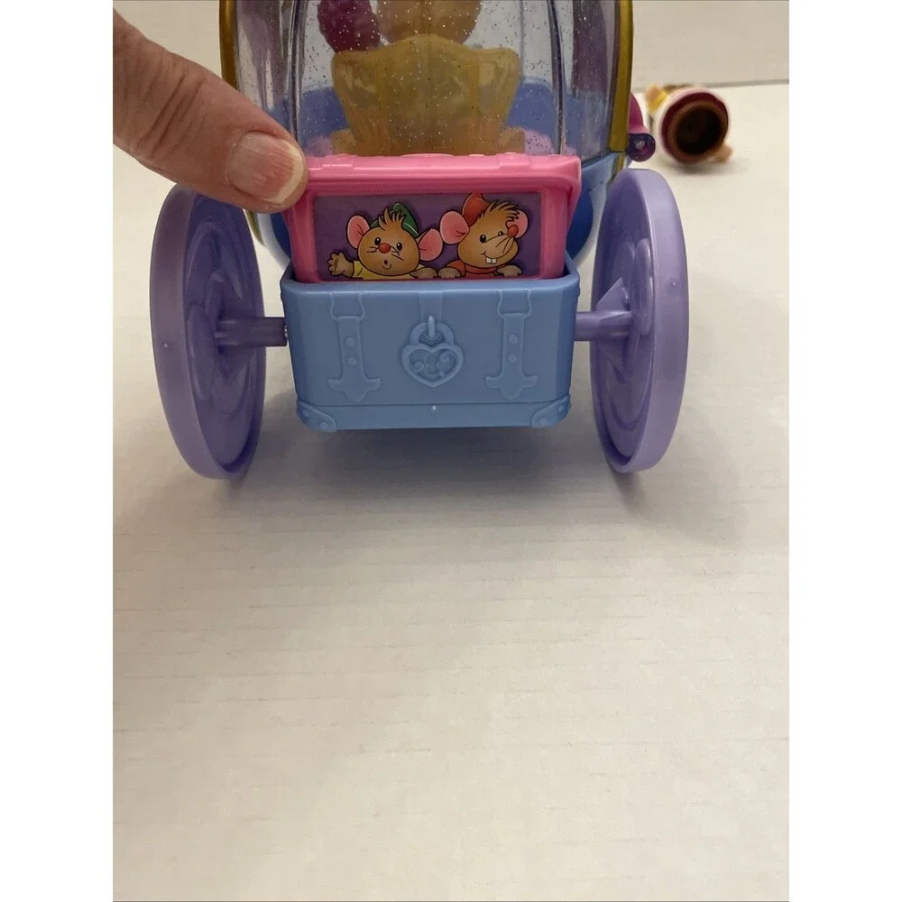 Fisher Price Little People Cinderella Carriage Lights & Sounds Works & 2 Figures